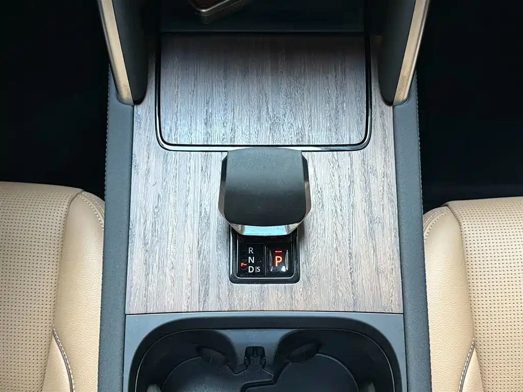 Land Rover Discovery Sport 2024 Performance Technology Edition фото 15
