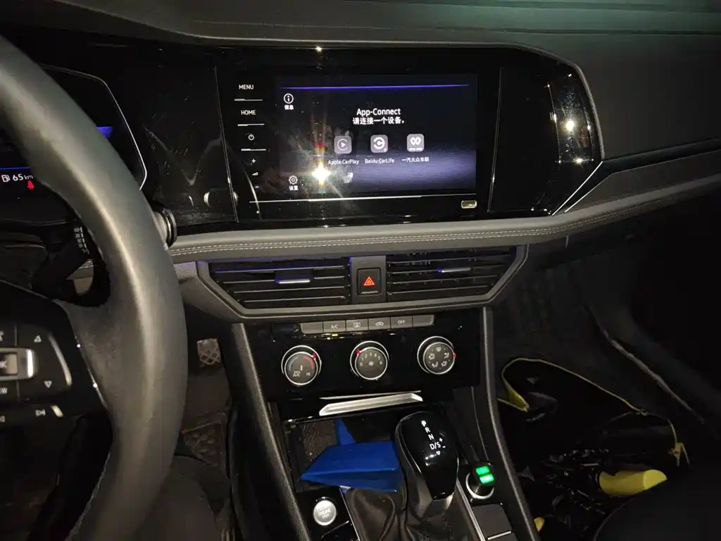 Volkswagen Sagitar 2022 280TSI DSG Surpassing Edition фото 9