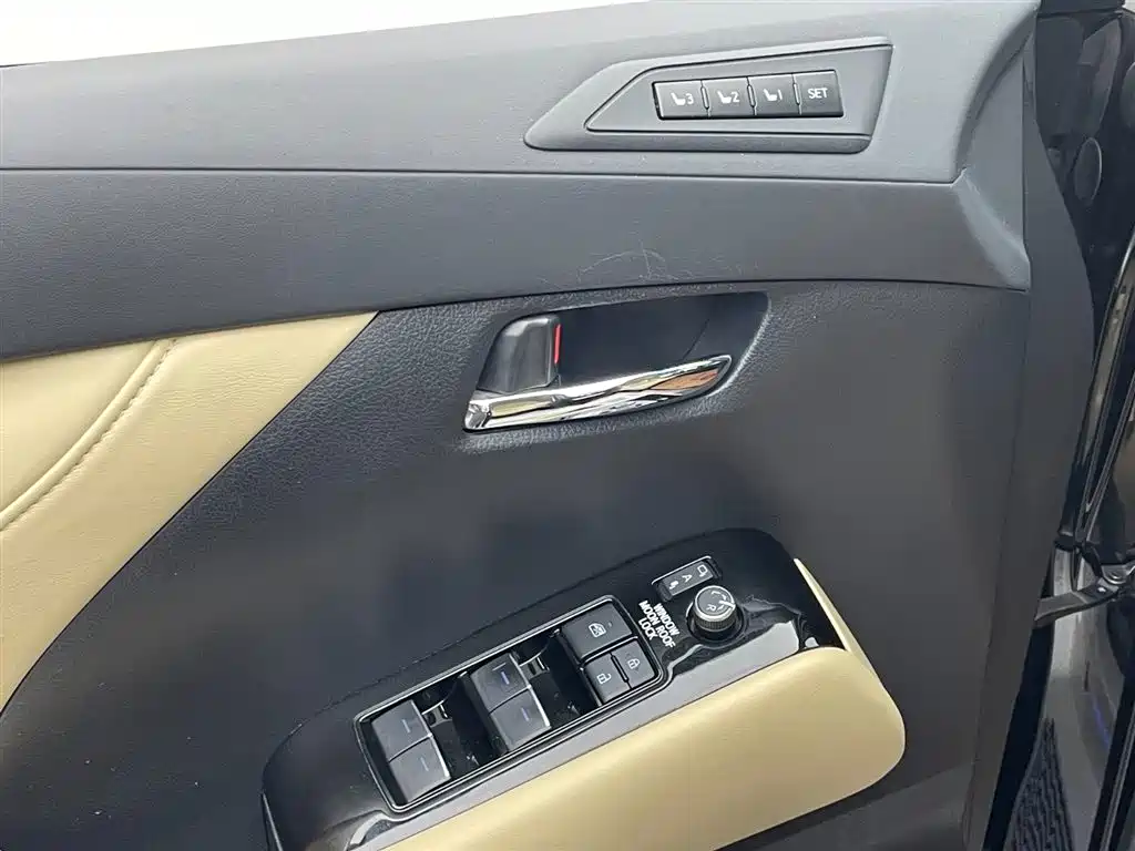 Toyota Alphard 2023 Dual Hybrid 2.5L Ultimate Gold Edition фото 10