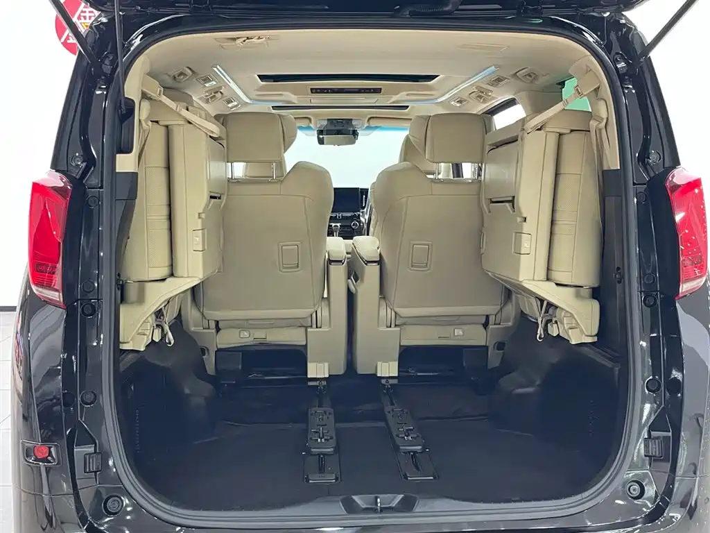 Toyota Alphard 2023 Dual Hybrid 2.5L Ultimate Gold Edition фото 43