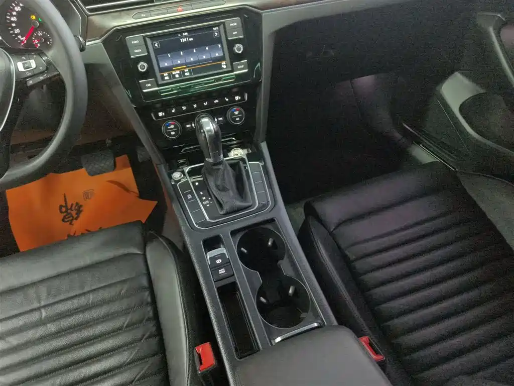 Volkswagen Magotan 2018 Facelift 330TSI DSG Luxury фото 10