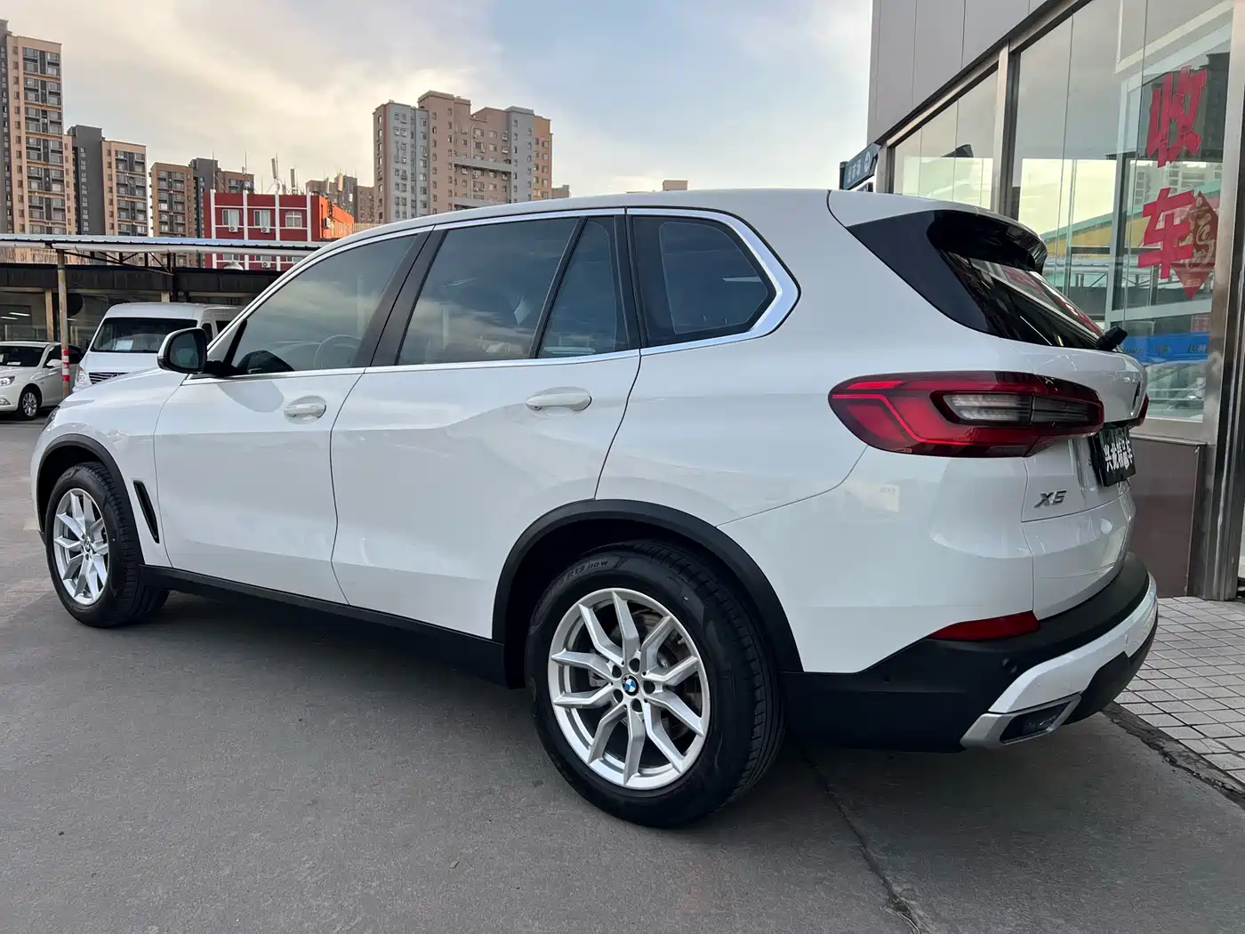 BMW X5 (Import) 2019 xDrive40i M Sport Package фото 15