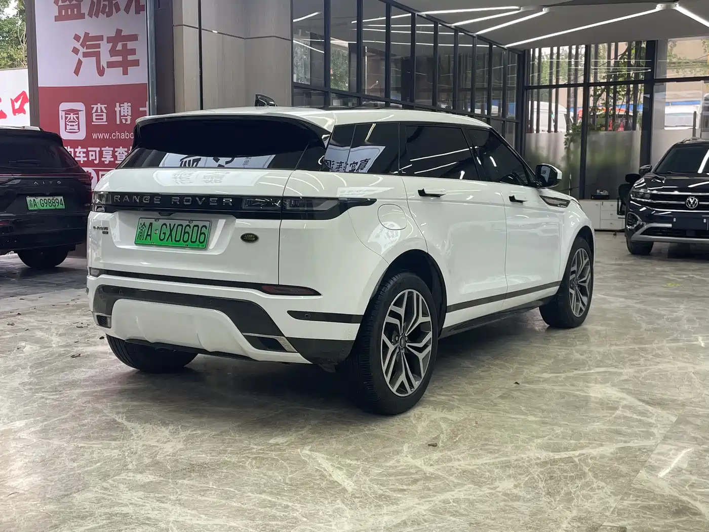 Land Rover Range Rover Evoque New Energy 2023 Range Rover Evoque L P300e Plug-in Hybrid Edition фото 7