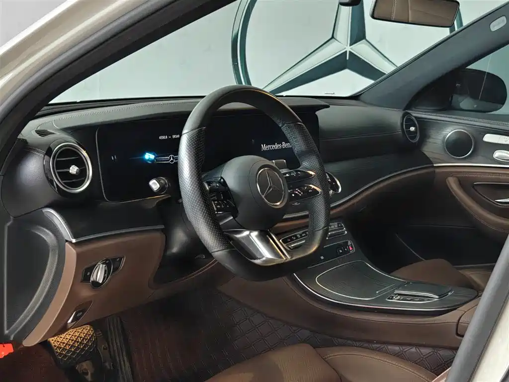 Mercedes-Benz E-Class 2022 E 300 L Sport Fashion фото 5