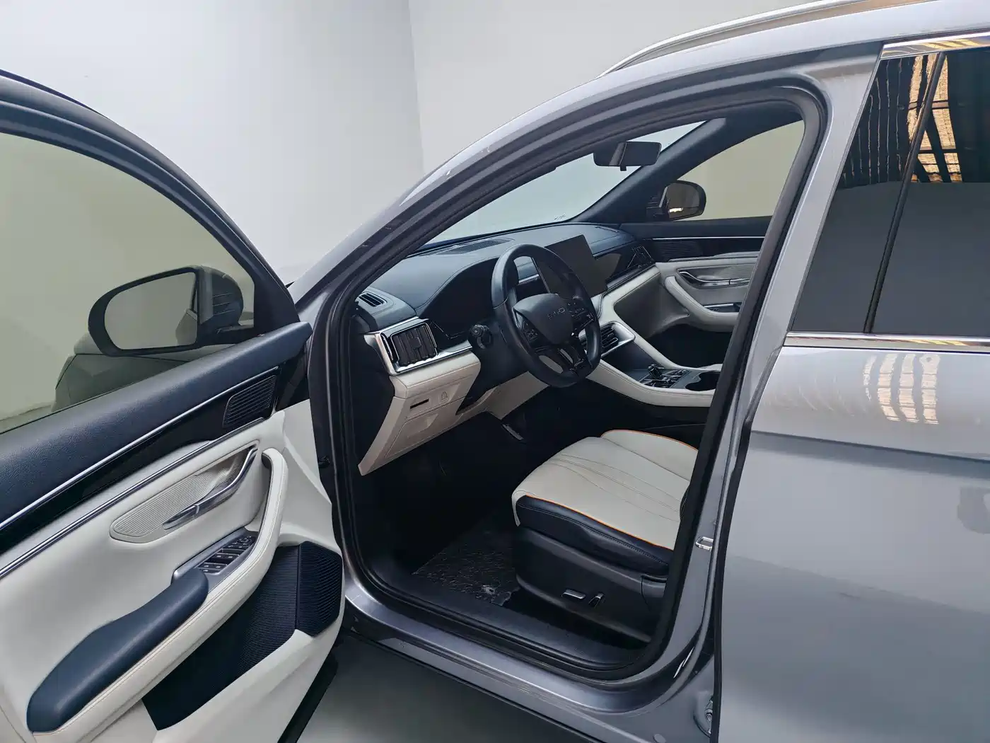 BYD Song PLUS PHEV 2024 Glory Edition EV 520km Luxury фото 4