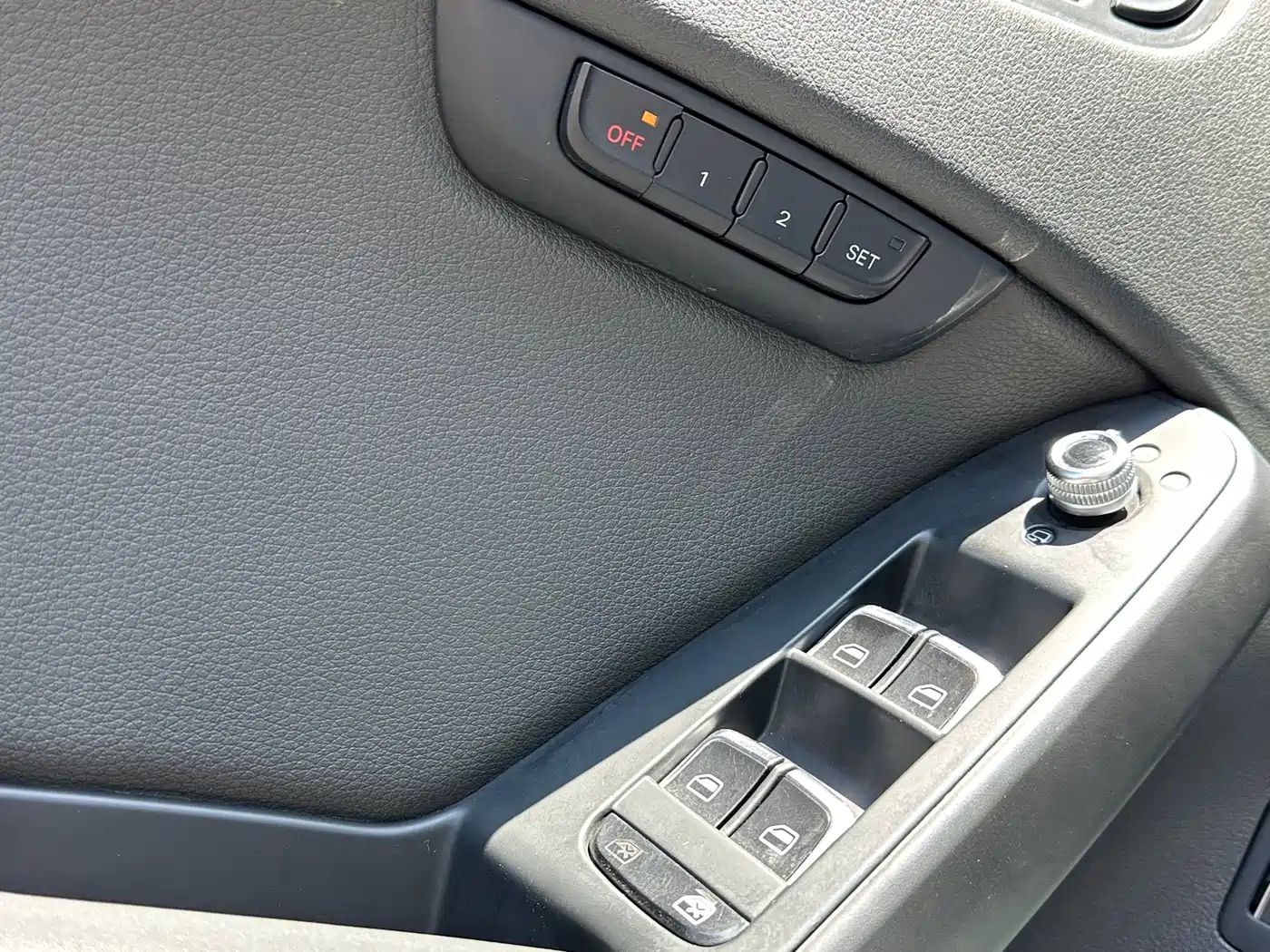 Audi A4L 2016 35 TFSI Automatic Luxury фото 7