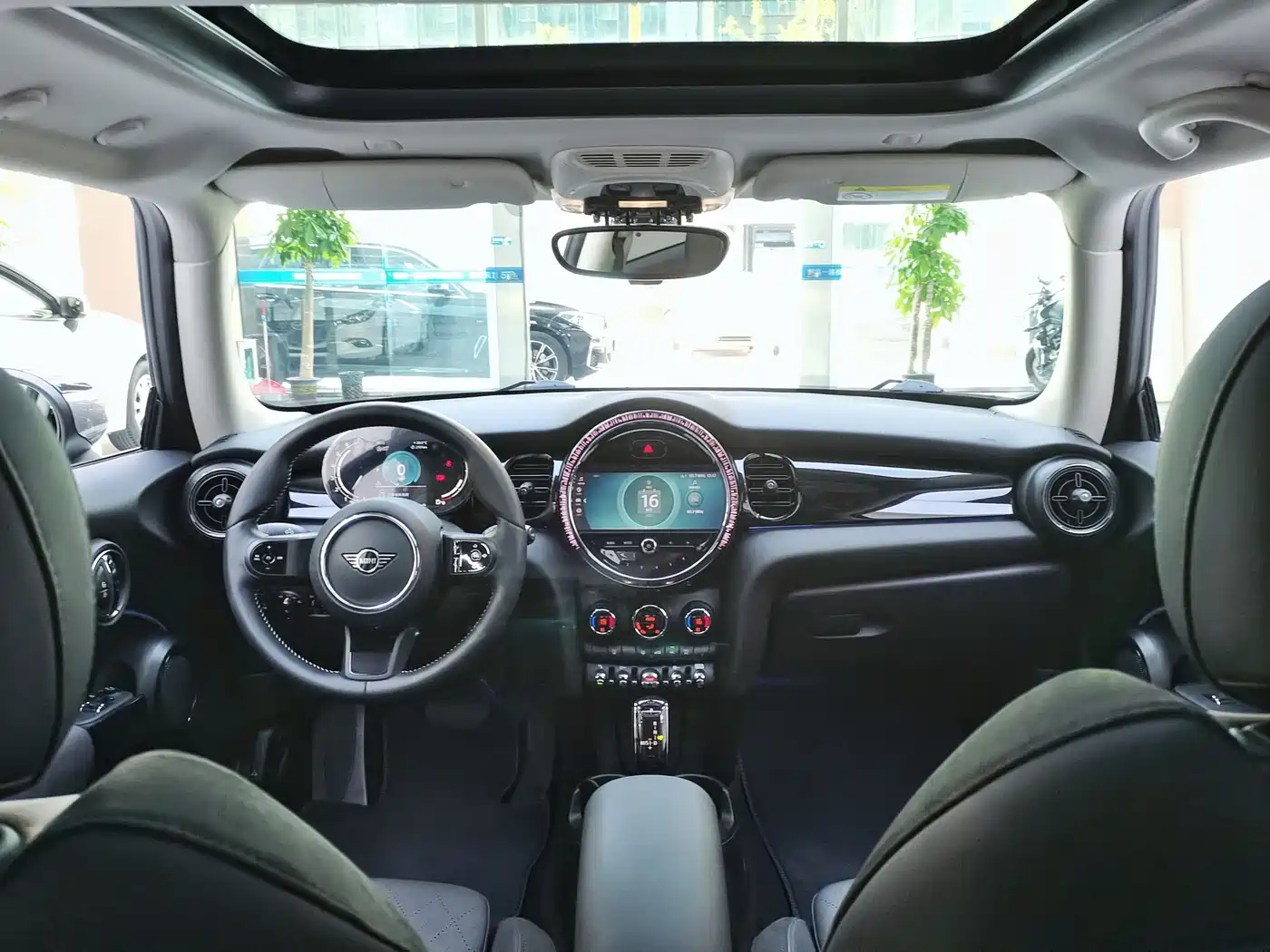 Фото 7 - MINI MINI