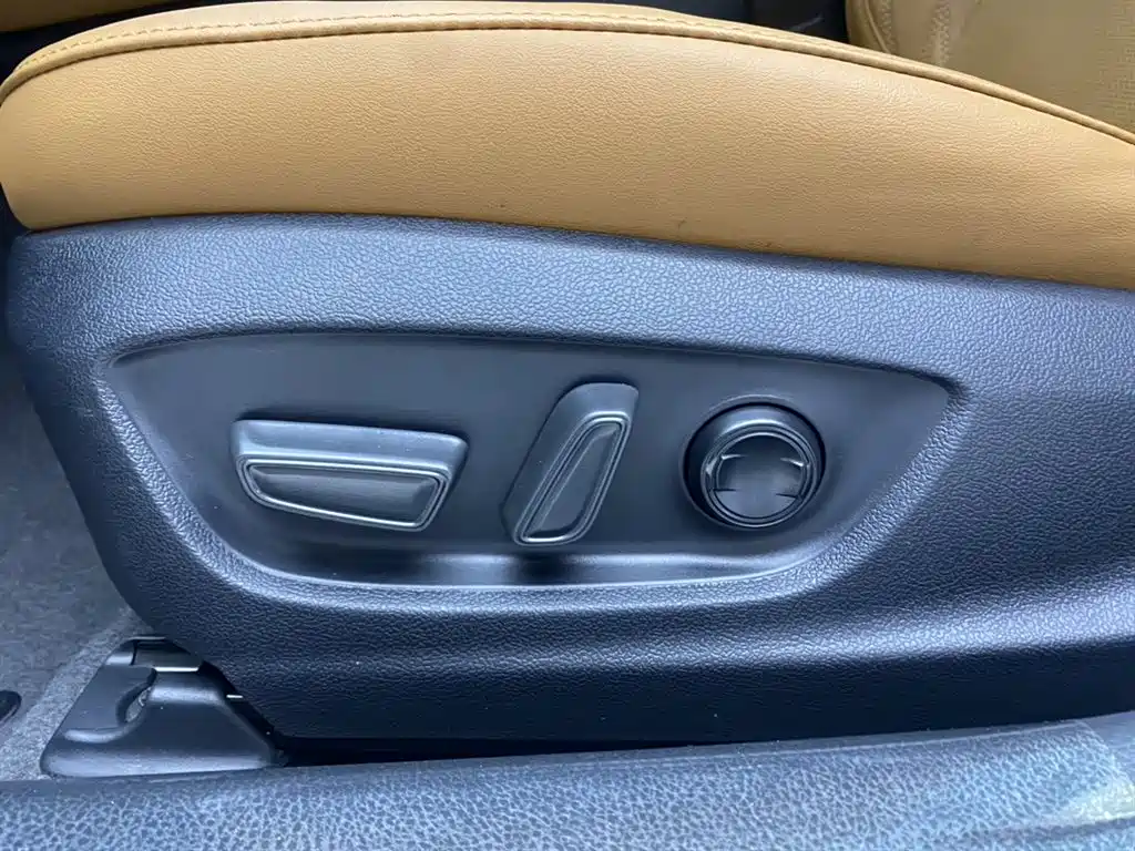 Toyota Avalon 2023 Hybrid 2.5L XLE Premium Edition фото 26