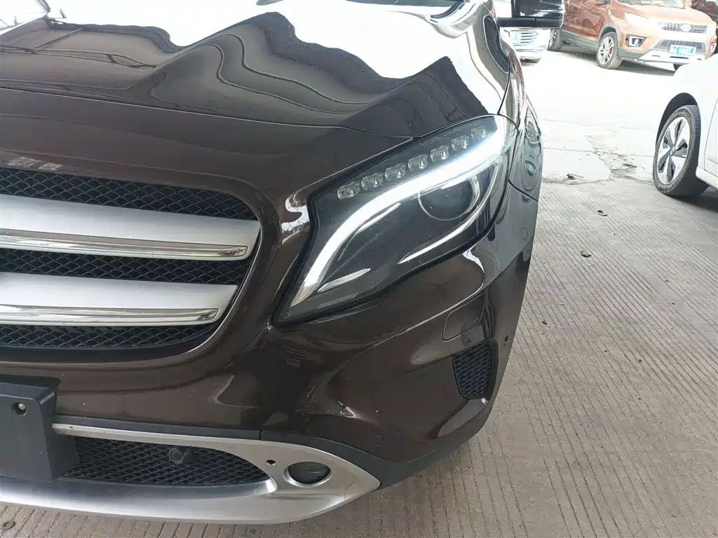 Mercedes-Benz GLA 2015 GLA 220 4MATIC Fashion Edition фото 24