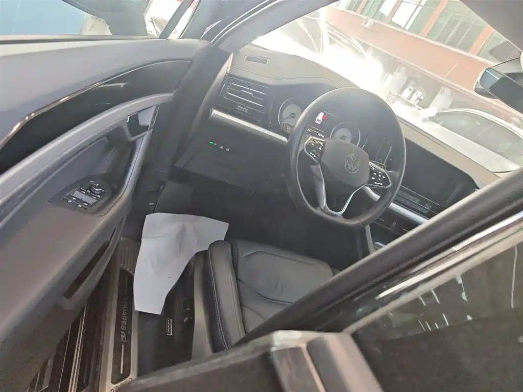 Volkswagen Touareg 2021 2.0TSI Pilot Special Edition фото 12