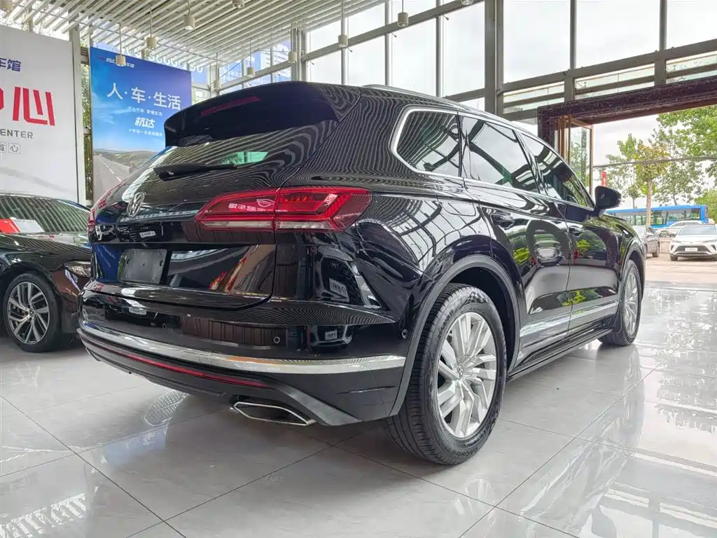 Volkswagen Touareg 2019 2.0TSI Sharp Wing Edition China VI фото 4