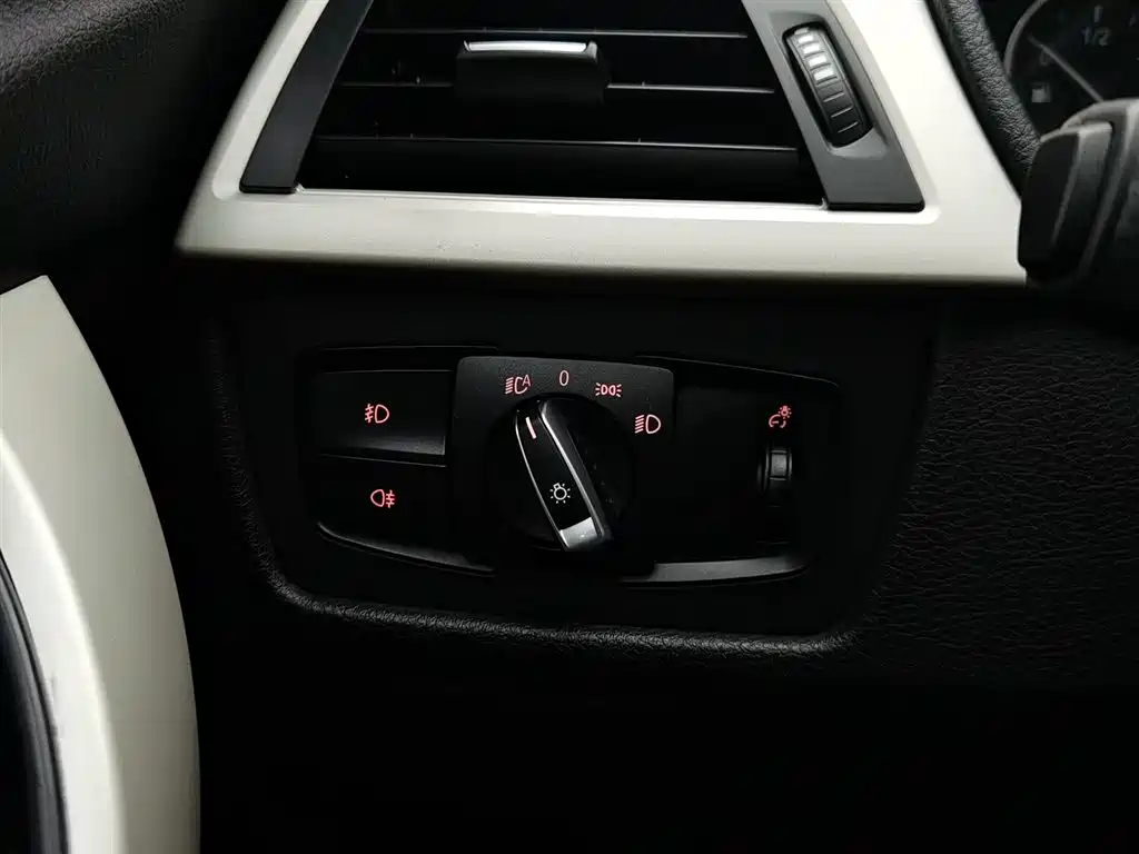 BMW 3 Series 2015 320i Super Joy Fashion фото 21