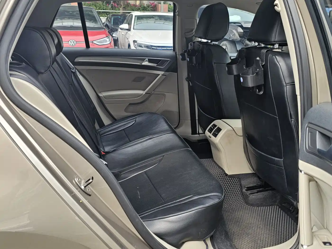 Volkswagen Golf 2015 1.6L Automatic Comfort фото 20