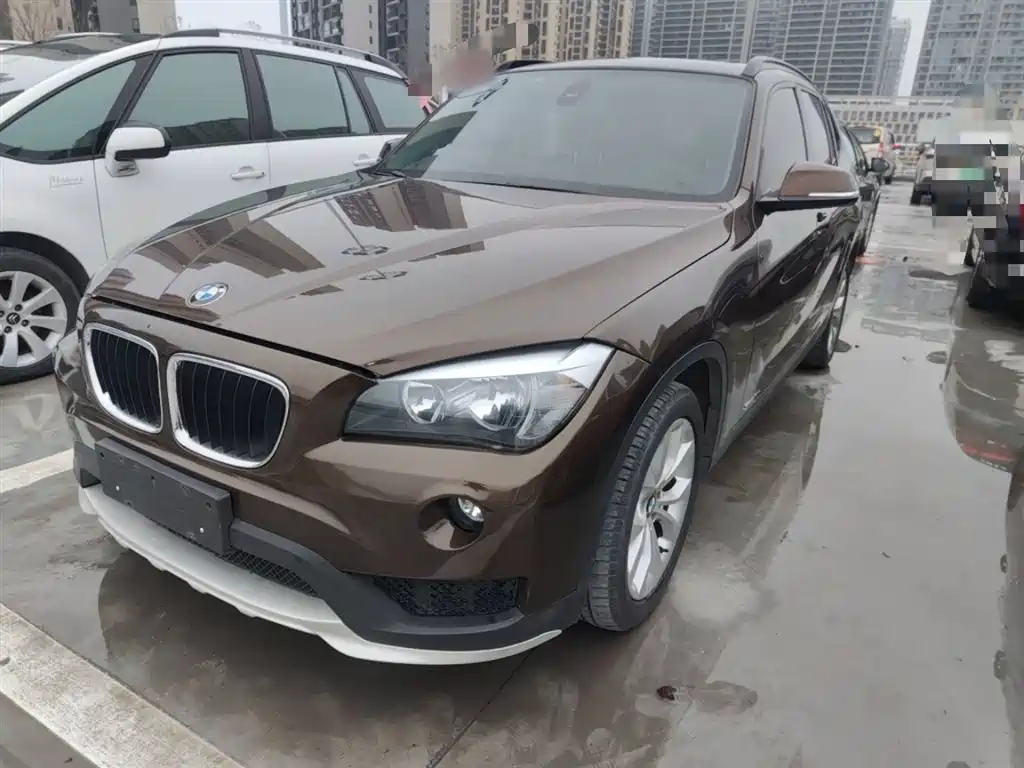BMW X1 2014 sDrive18i Fashion Edition фото 2