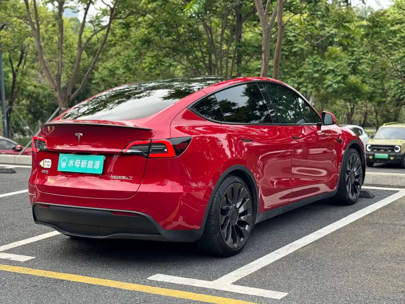 TESLA MODEL Y