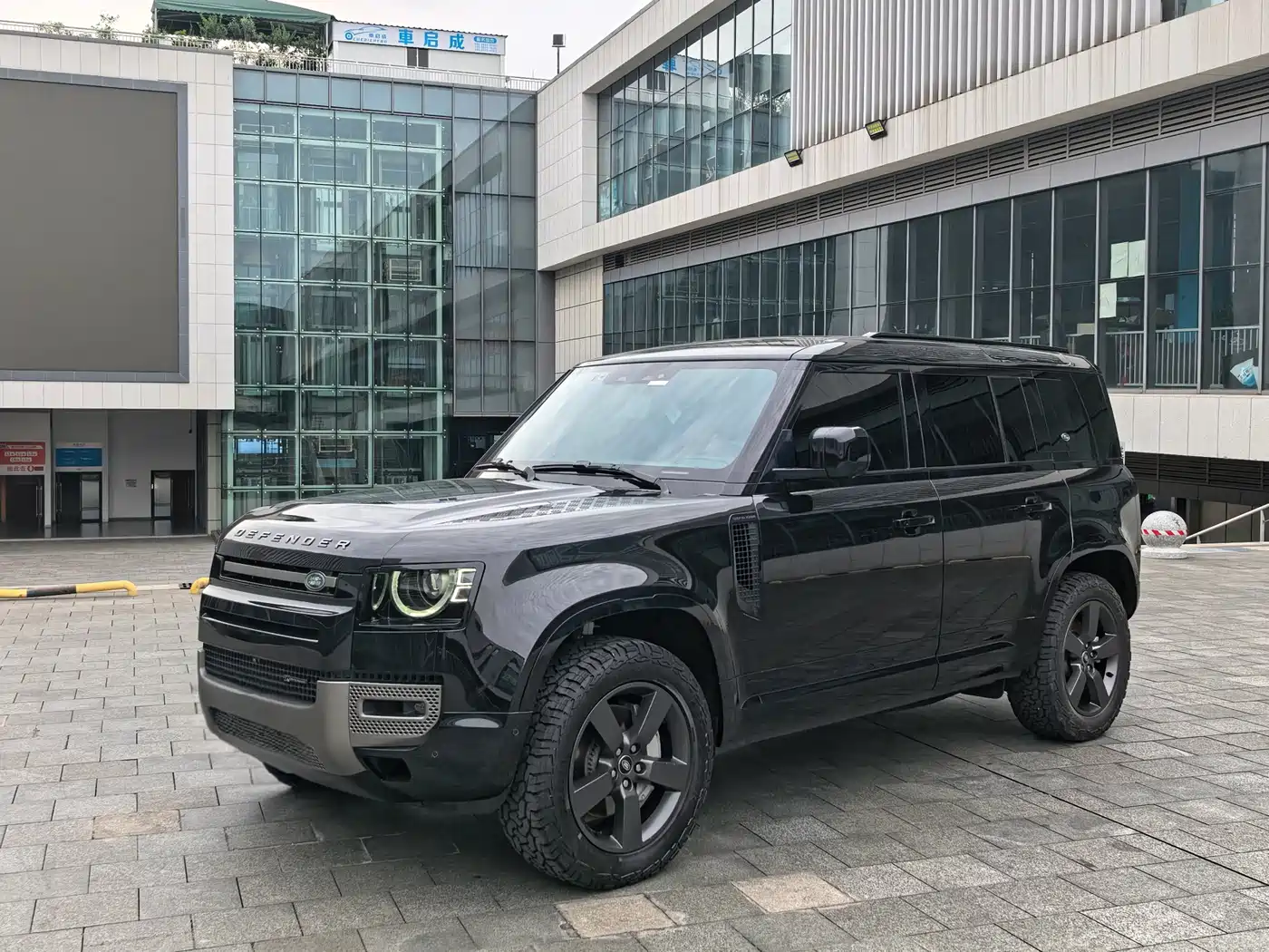Land Rover Defender 2023 Model 110 3.0T P400 X-DYNAMIC HSE
