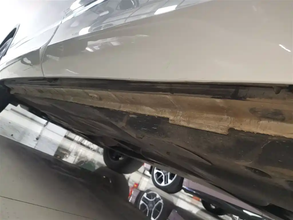 Volkswagen Tiguan L 2023 330TSI Auto 2WD R-Line Premium Edition фото 18