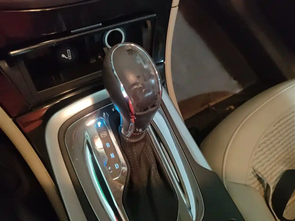 Buick Regal 2015 2.0L Leading Fashion Model фото 10