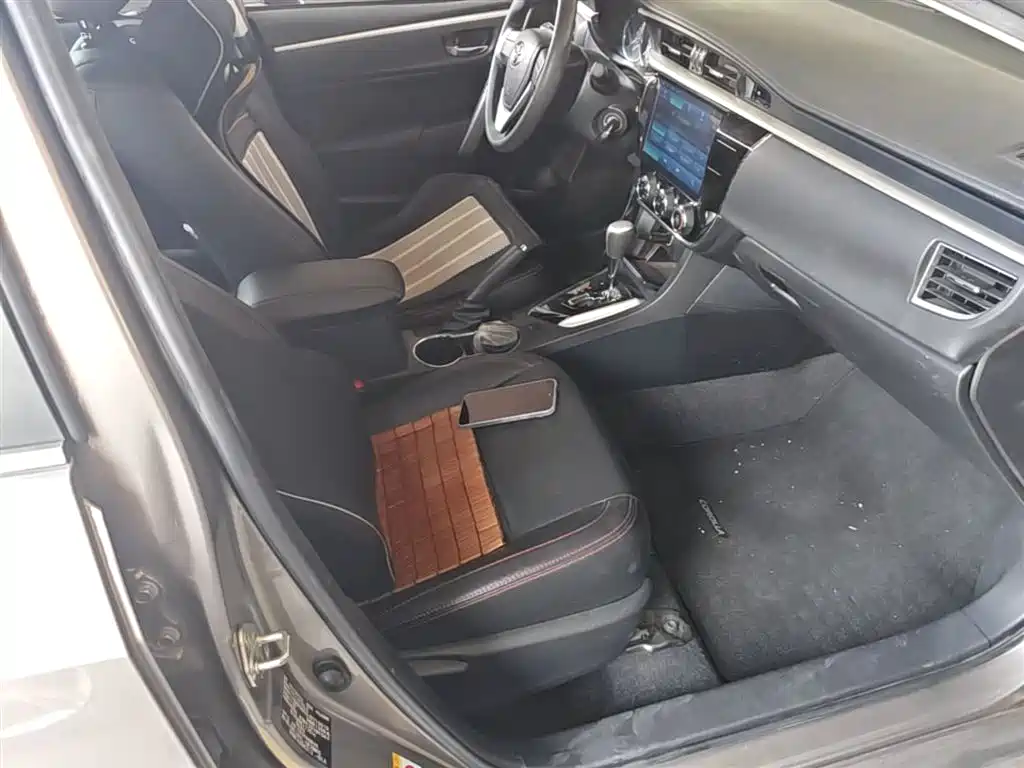 Toyota Corolla 2017 Facelift 1.6L S-CVT GL фото 25
