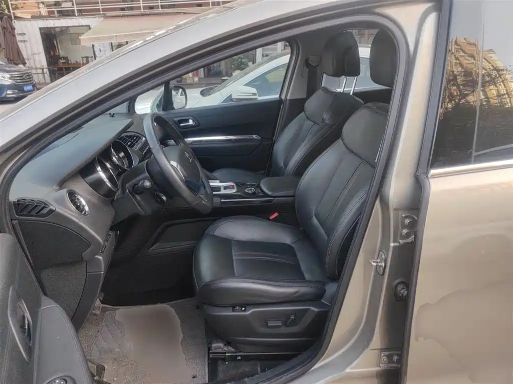 Peugeot 3008 2015 1.6THP Automatic Top Style Edition фото 11
