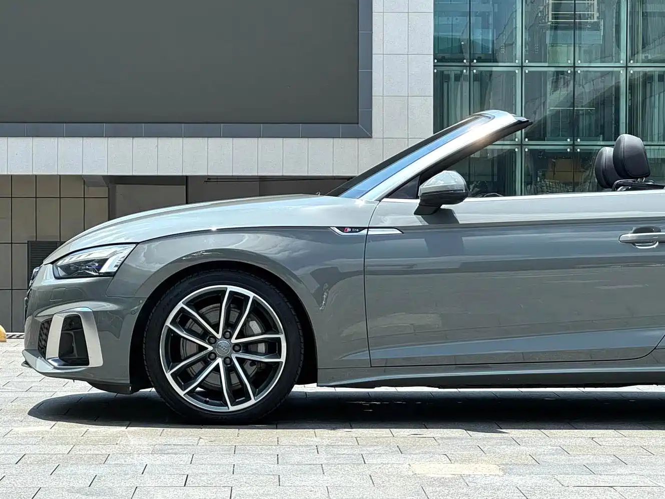 Photo 7 - Audi A5 (Import)