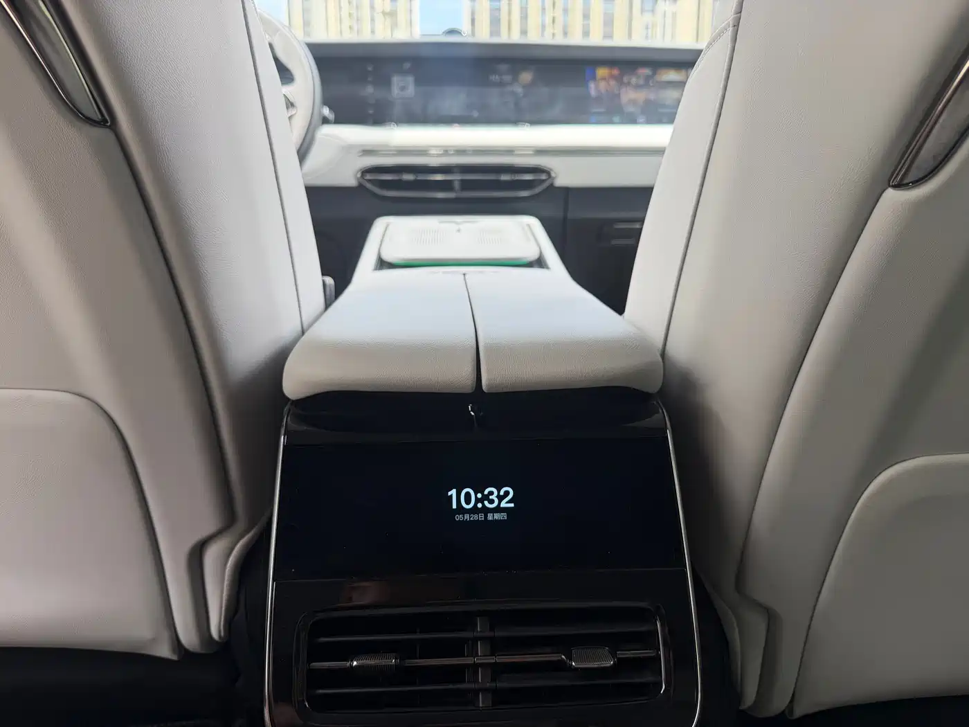 Voyah Auto VOYAH FREE 2025 318 259km 4WD Explorer Edition фото 11
