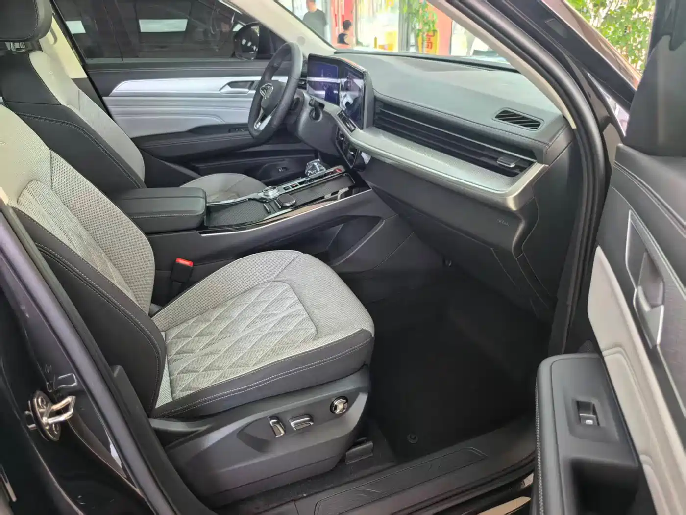 Volkswagen Talagon 2024 380TSI 4WD R-Line Cruise Shared Edition фото 8