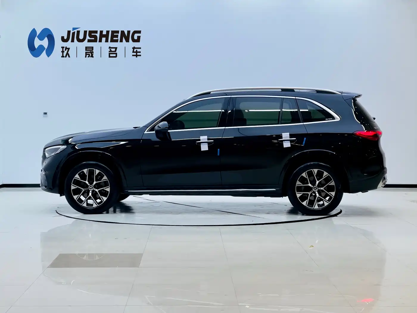 Mercedes-Benz GLC 2024 GLC 260 L 4MATIC Luxury 5-seater фото 2