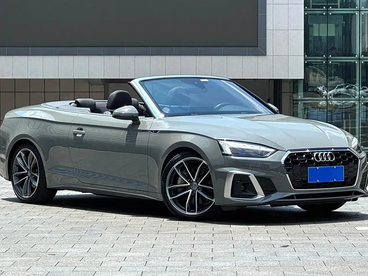 Photo 2 - Audi A5 (Import)
