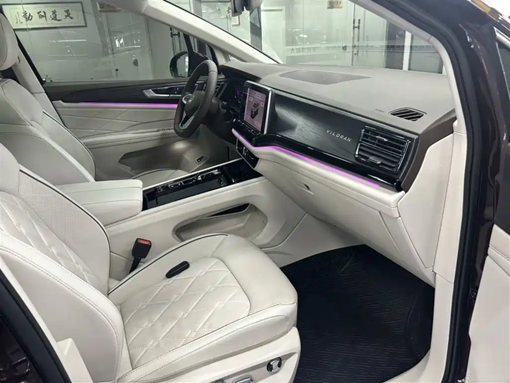 Volkswagen Viloran 2022 380TSI Premium Edition фото 17