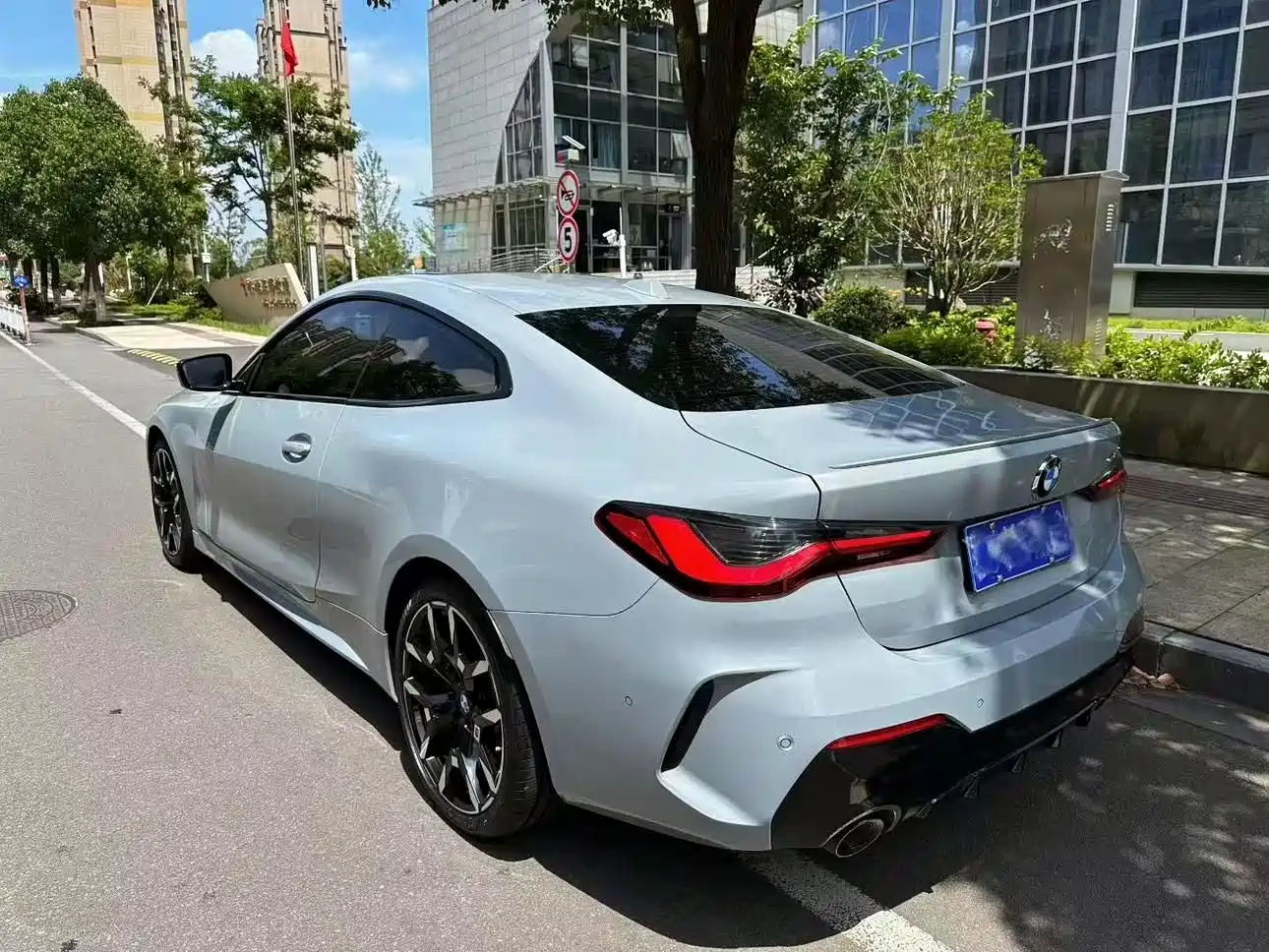 BMW 4 Series 2024 430i M Sport Shadow Edition фото 12
