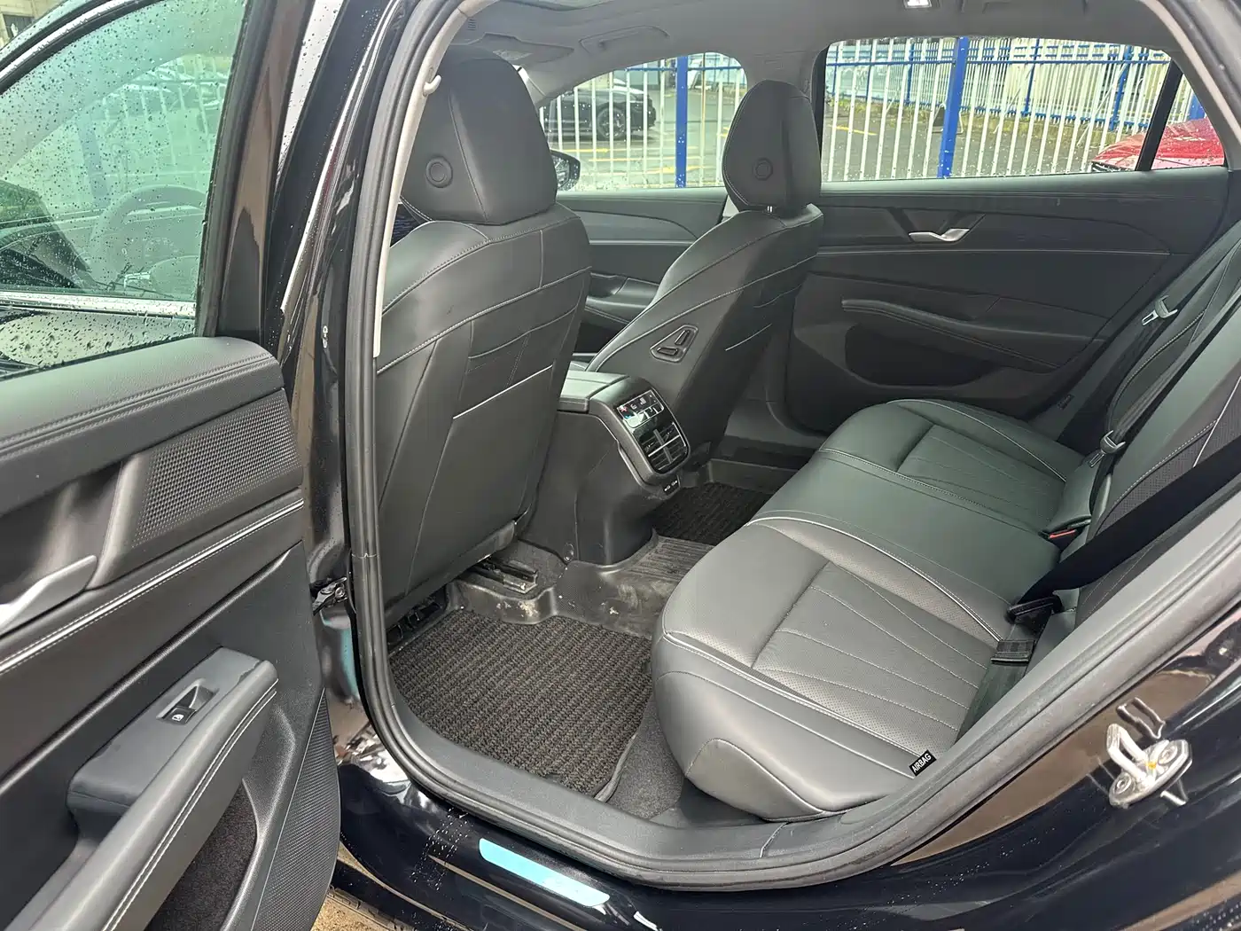 Volkswagen Passat 2025 Model Pro 380TSI Starlight Dragon Premium Edition фото 5