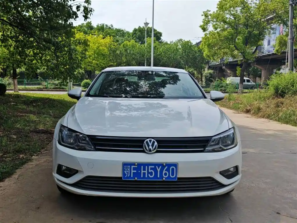 Volkswagen Lamando 2015 230TSI DSG Style фото 2