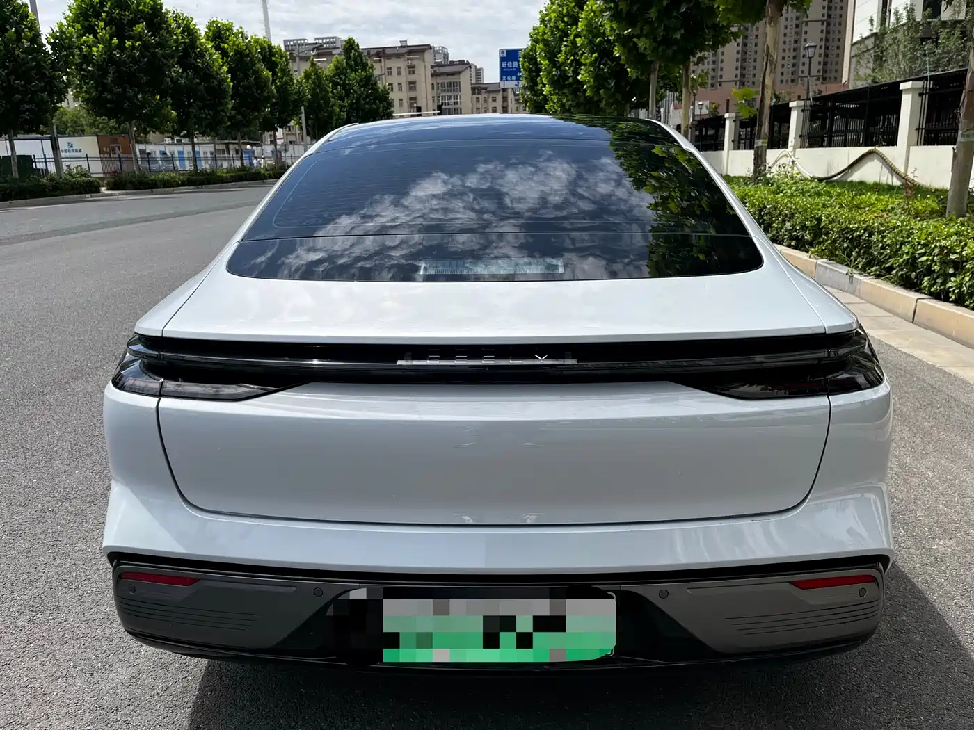 Geely Galaxy Galaxy Xingyao 8 2025 130km EM-i Premium Edition фото 8
