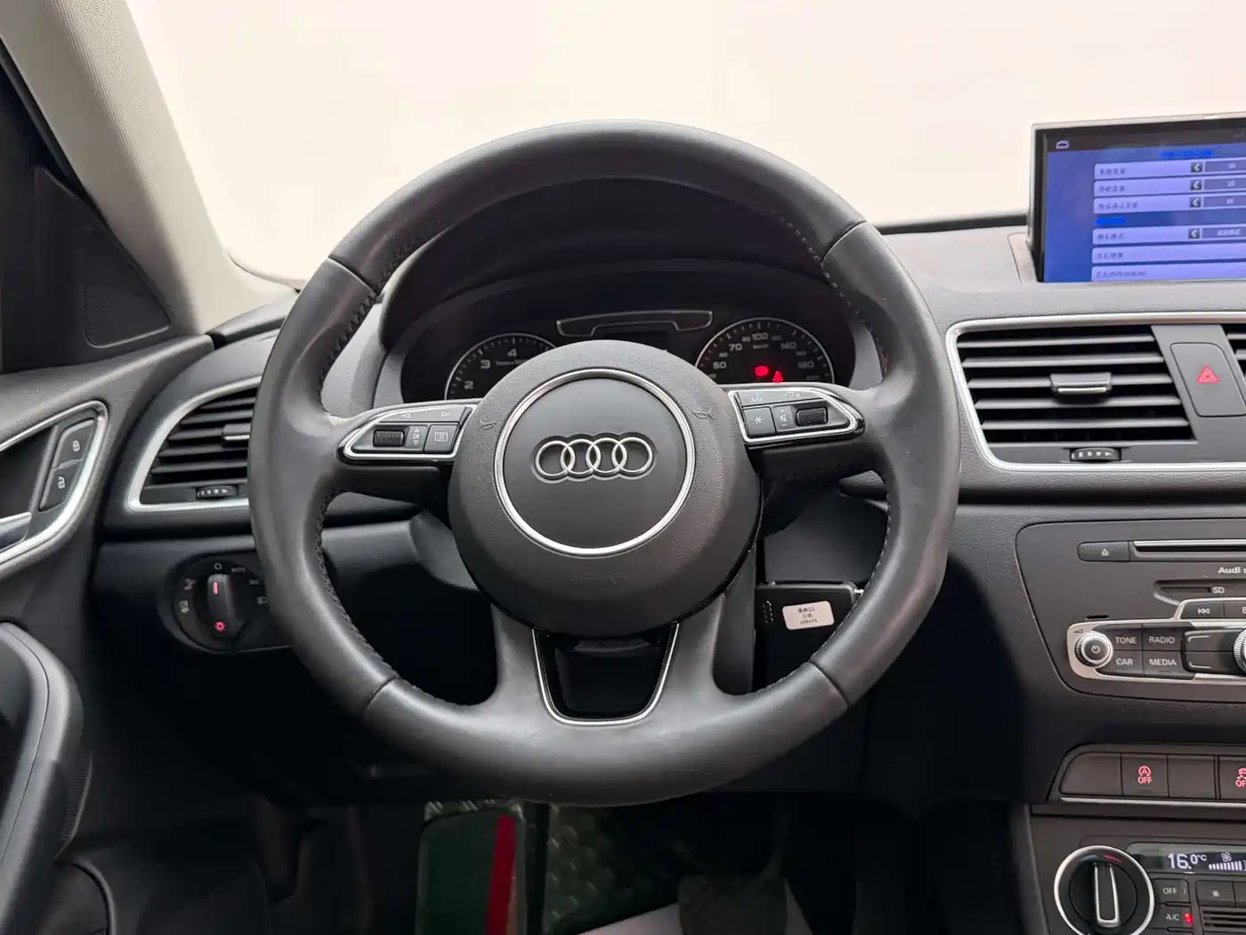 Audi Q3 2018 35 TFSI Fashion Collector's Edition фото 26