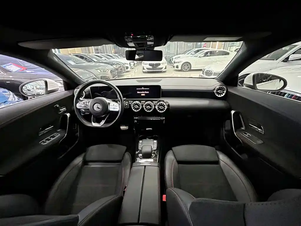 Mercedes-Benz CLA (Import) 2020 CLA 200 фото 5