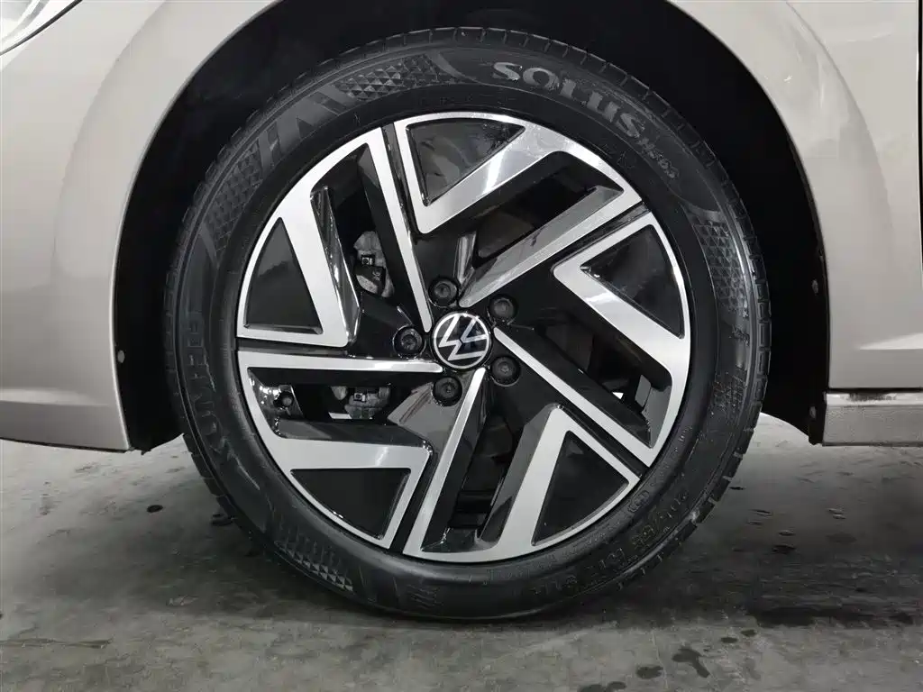 Volkswagen Sagitar 2023 300TSI DSG Surpassing Edition фото 17