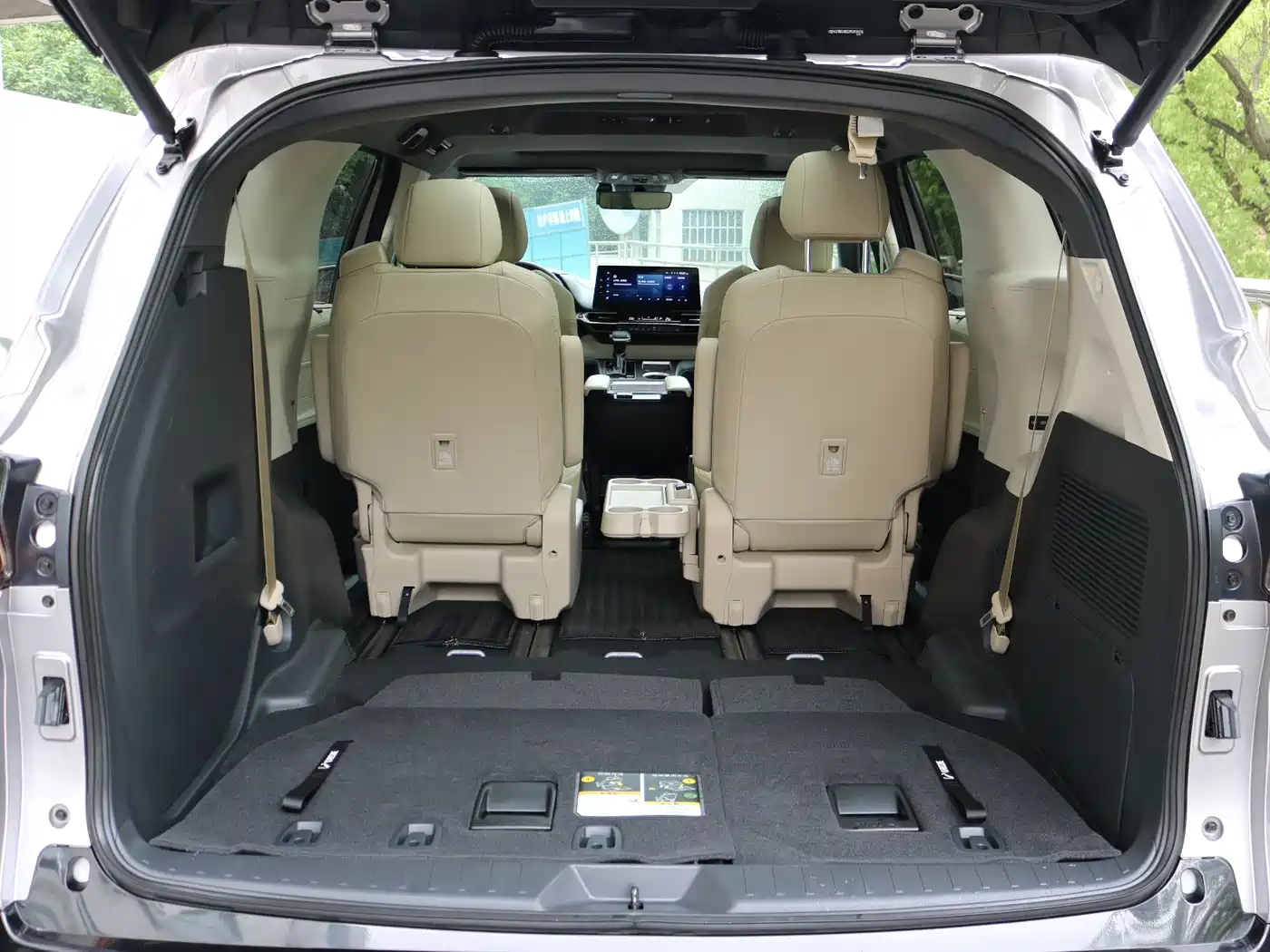 Toyota Granvia 2023 2.5L Hybrid Prestige PLUS Edition фото 19