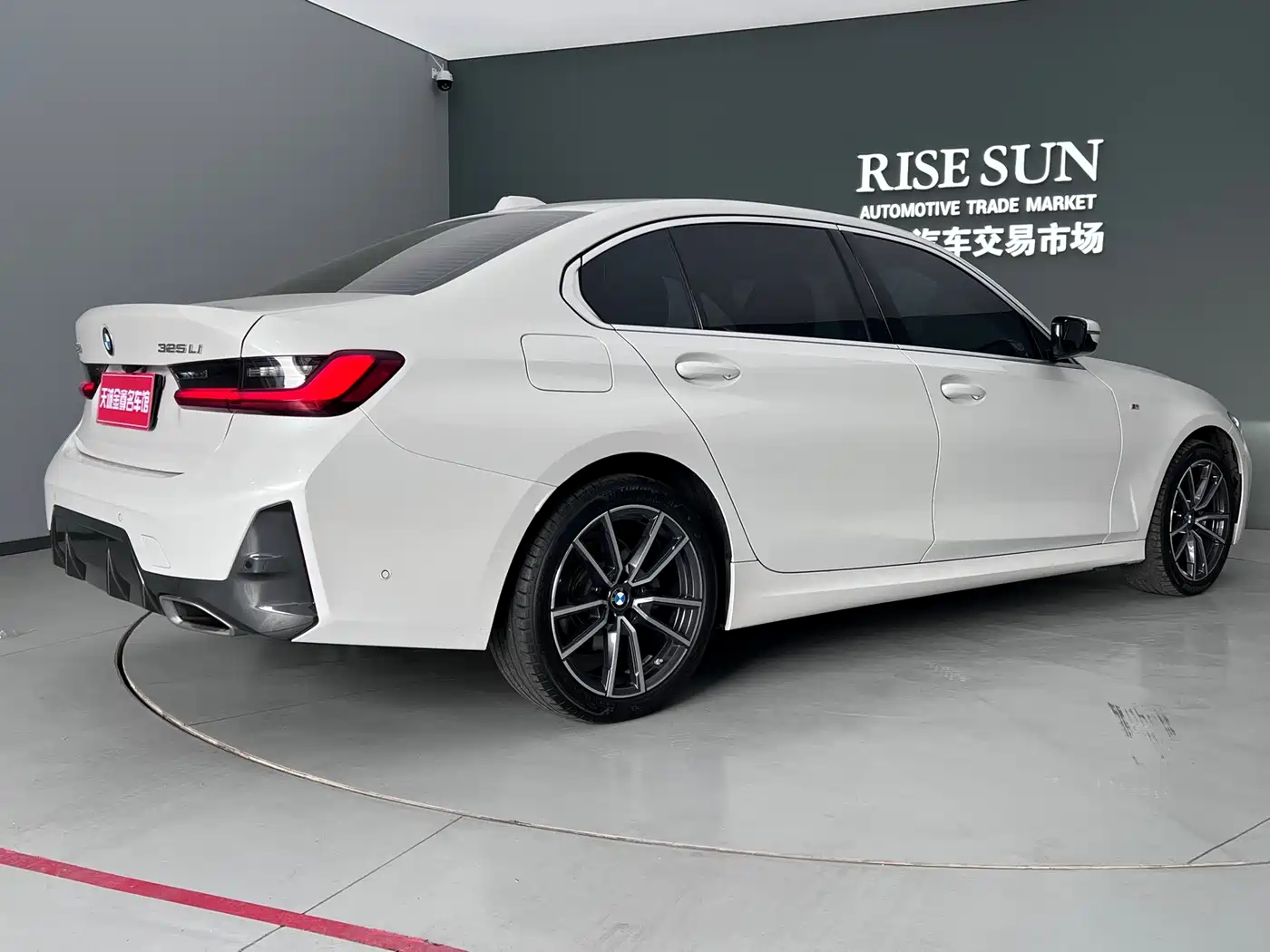 BMW 3 Series 2023 325Li M Sport Package фото 23