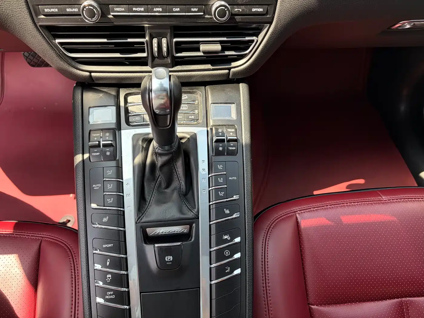 Porsche Macan 2018 Macan 2.0T фото 10
