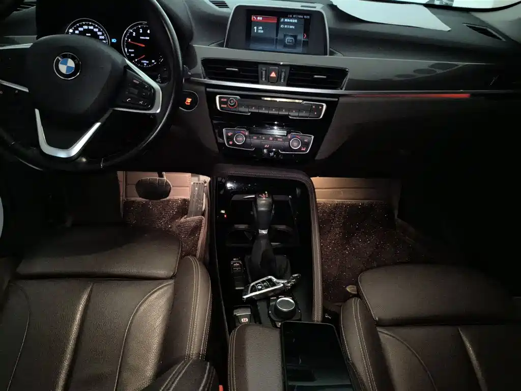 BMW X1 2019 sDrive18Li Premium Model фото 10