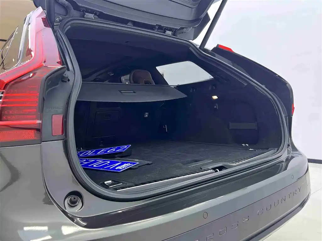 Фото 41 - Volvo V90