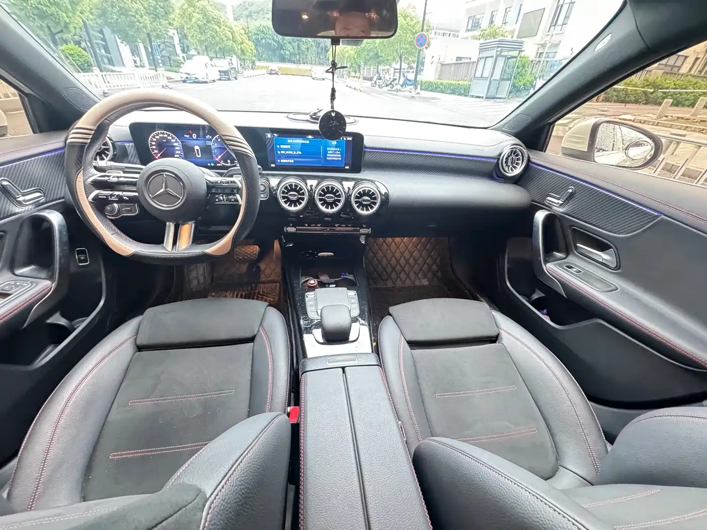 Mercedes-Benz A-Class 2024 A 200 L Fashion Edition фото 8