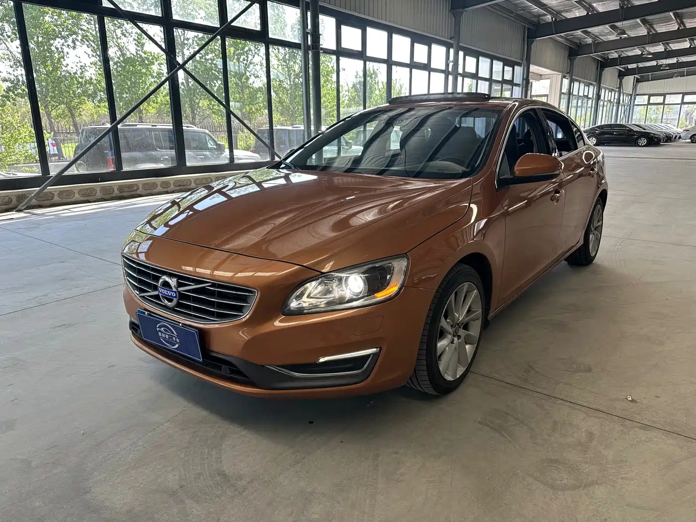 Фото 1 - Volvo S60