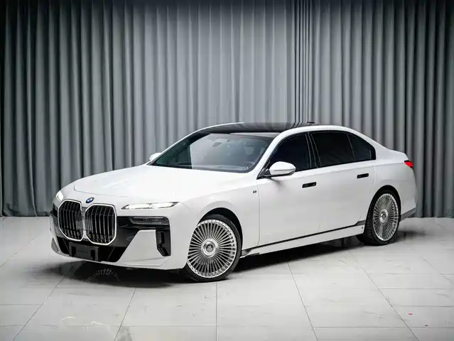 BMW 7 Series 2023 740Li Exclusive M Sport Package — фото 1