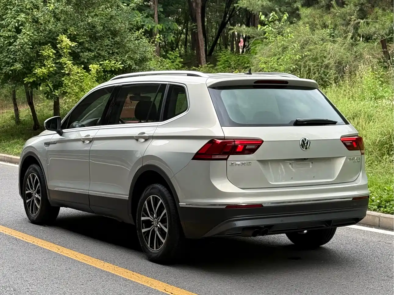 Volkswagen Tiguan L 2017 330TSI Automatic 2WD Luxury Edition фото 20