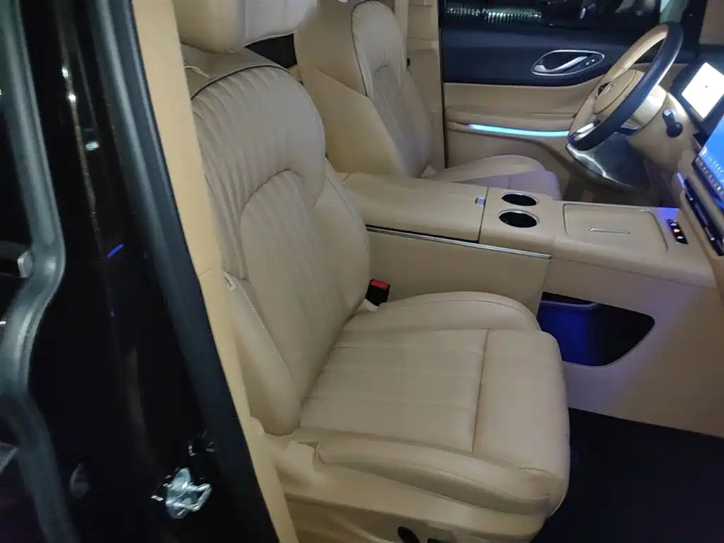 Voyah Auto Voyah Dreamer 2025 PHEV AWD Flagship Kunpeng Edition фото 25