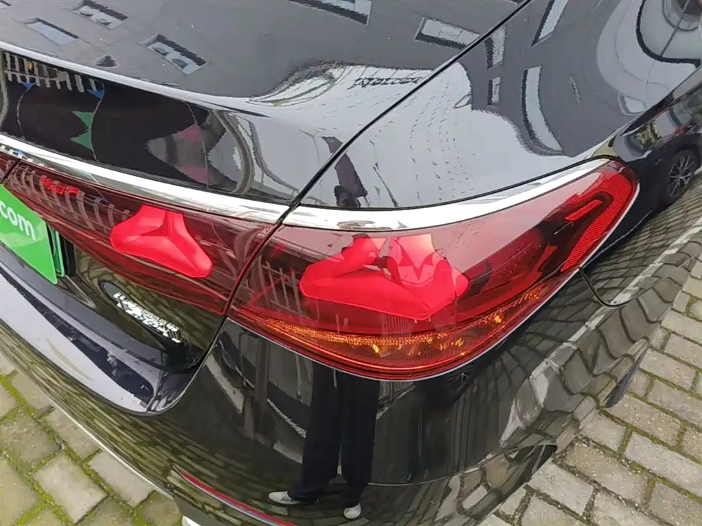 Mercedes-Benz E-Class New Energy 2023 E 350 e L Plug-in Hybrid Sport Sedan фото 8