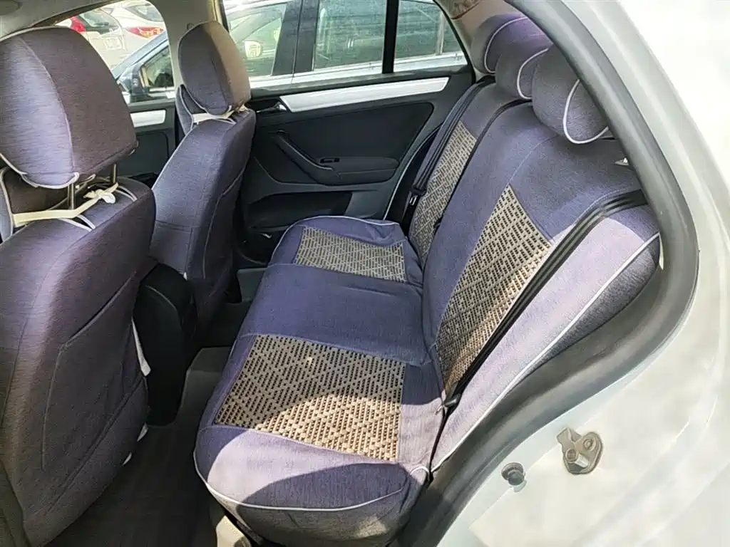 Volkswagen Bora 2015 Quality Edition 1.6L Automatic Fashion фото 17