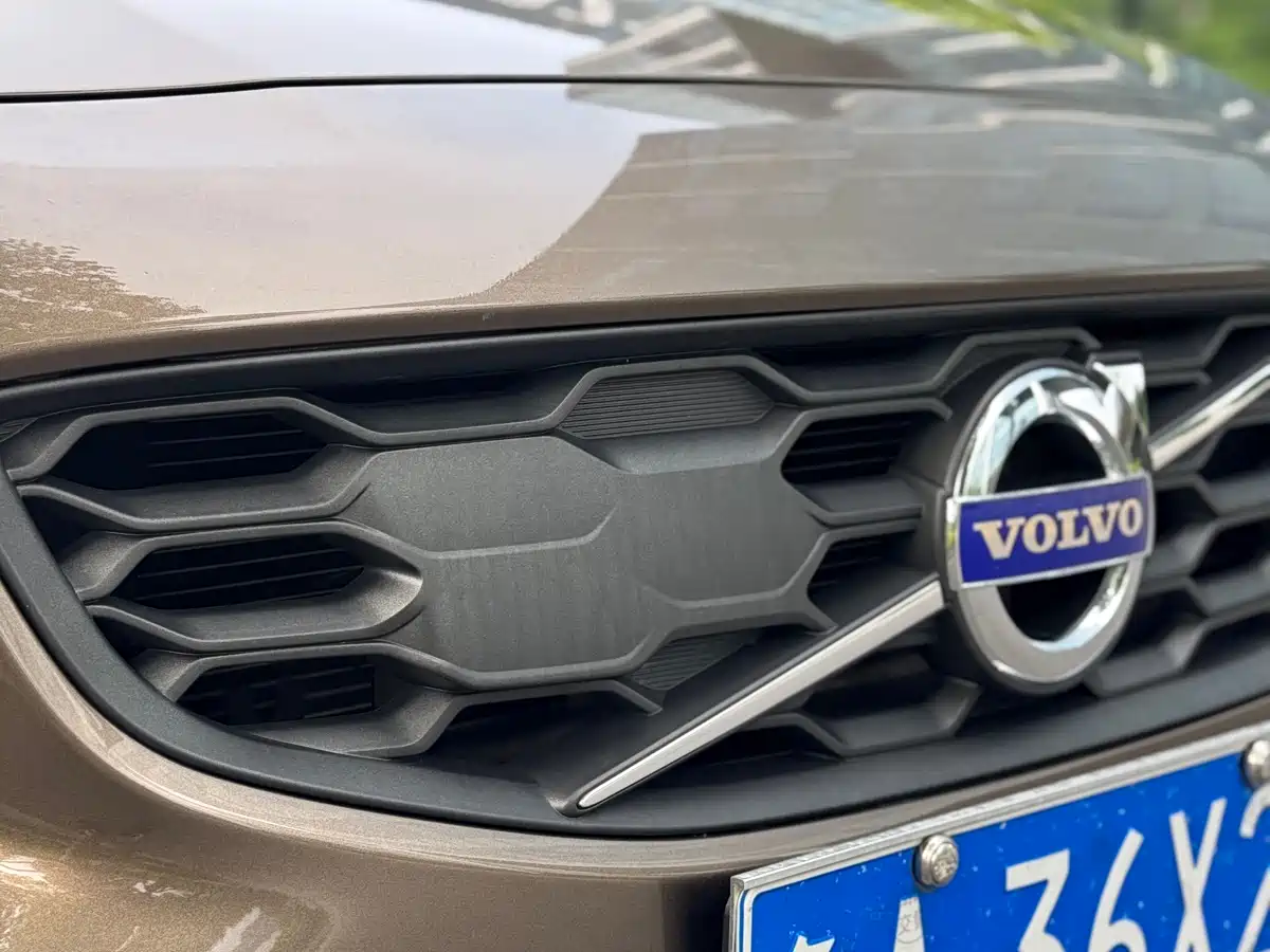 Фото 5 - Volvo V60